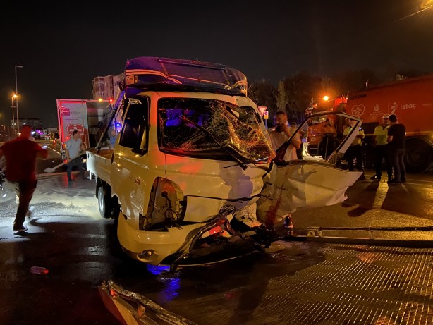 Foto - Gaziosmanpaşa’da başlayan polis kovalamacası Küçükçekmece’de kazayla bitti