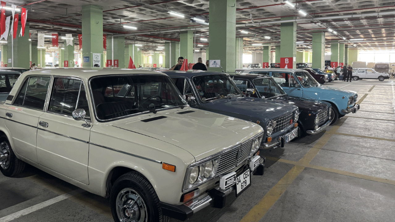 Gaziosmanpaşa’da Nostaljik Otomobil Festivali! ‘Kendimizi Türk filmi içinde hissettik'