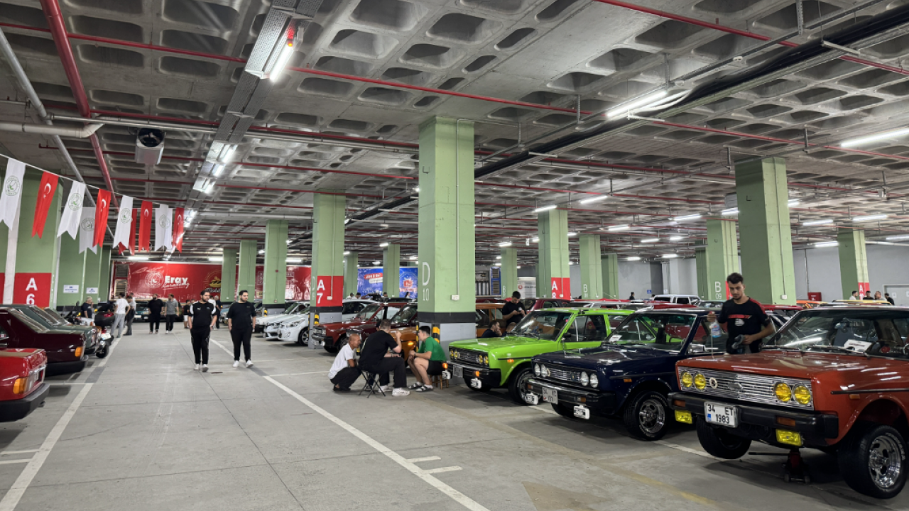 Foto - Gaziosmanpaşa’da Nostaljik Otomobil Festivali! ‘Kendimizi Türk filmi içinde hissettik'