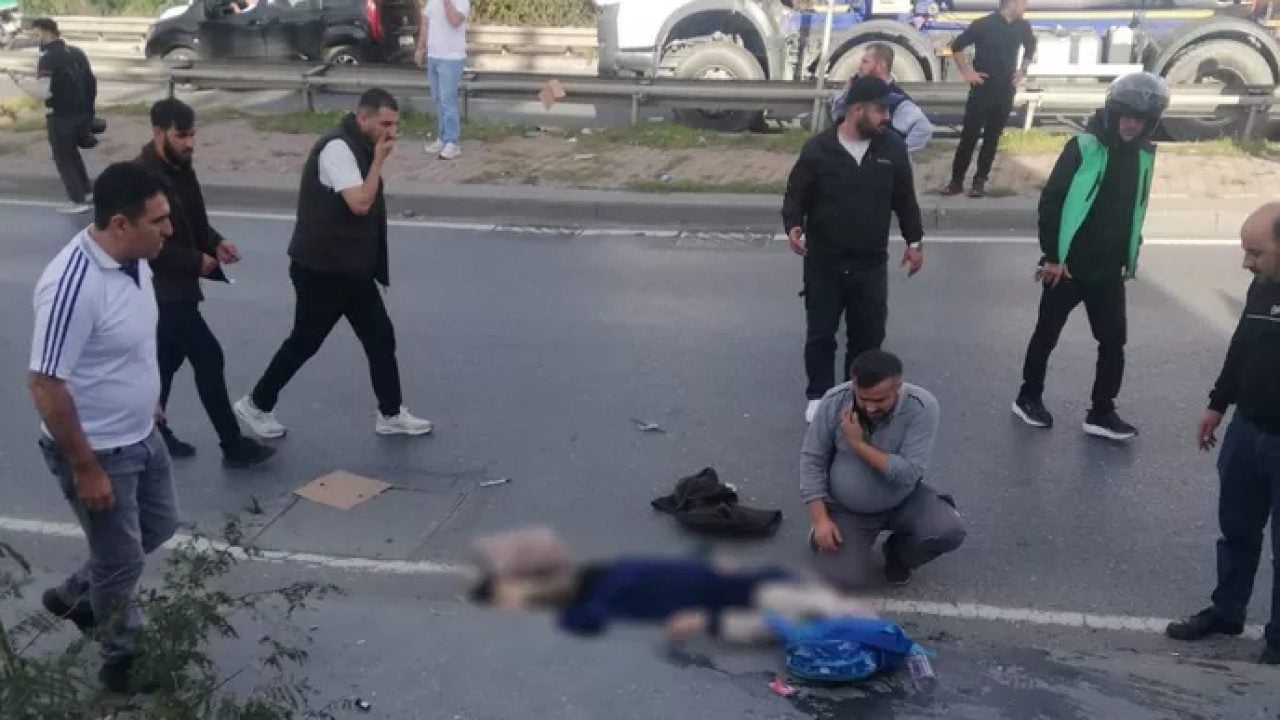 Foto - Gaziosmanpaşa’da yürek yakan kaza! 2 çocuğu için kendini feda etti: Talihsiz anne devrilen aracın altında kalarak can verdi