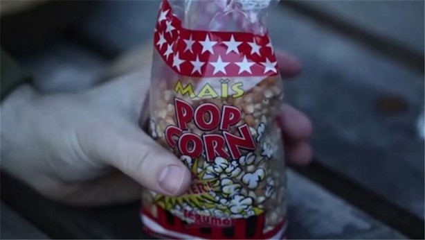 Foto - Gazlı içecek kutusuyla yaptığı şeye inanamayacaksınız