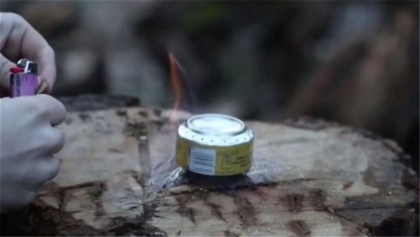 Foto - Gazlı içecek kutusuyla yaptığı şeye inanamayacaksınız