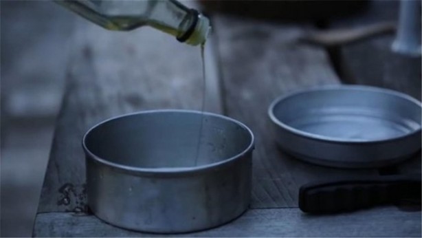 Foto - Gazlı içecek kutusuyla yaptığı şeye inanamayacaksınız