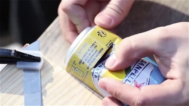 Foto - Gazlı içecek kutusuyla yaptığı şeye inanamayacaksınız