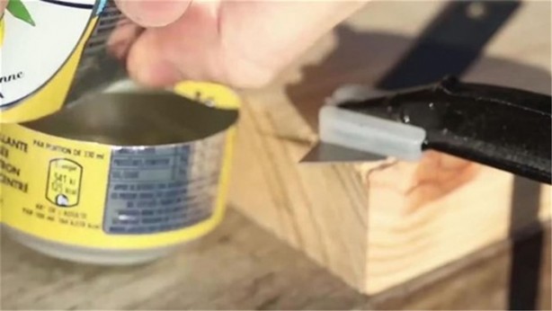 Foto - Gazlı içecek kutusuyla yaptığı şeye inanamayacaksınız