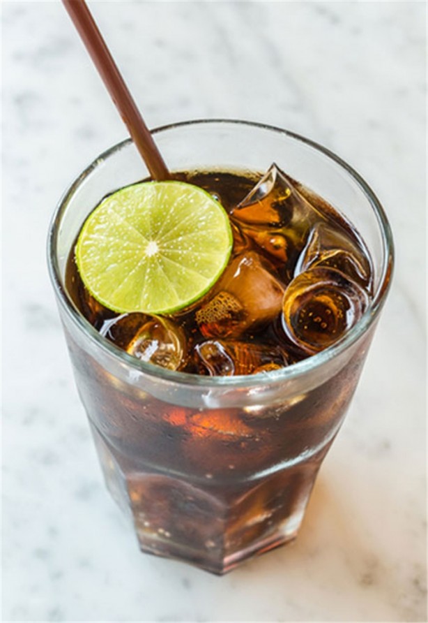 Foto - Gazlı içeceklerin sebep olduğu hastalıklar