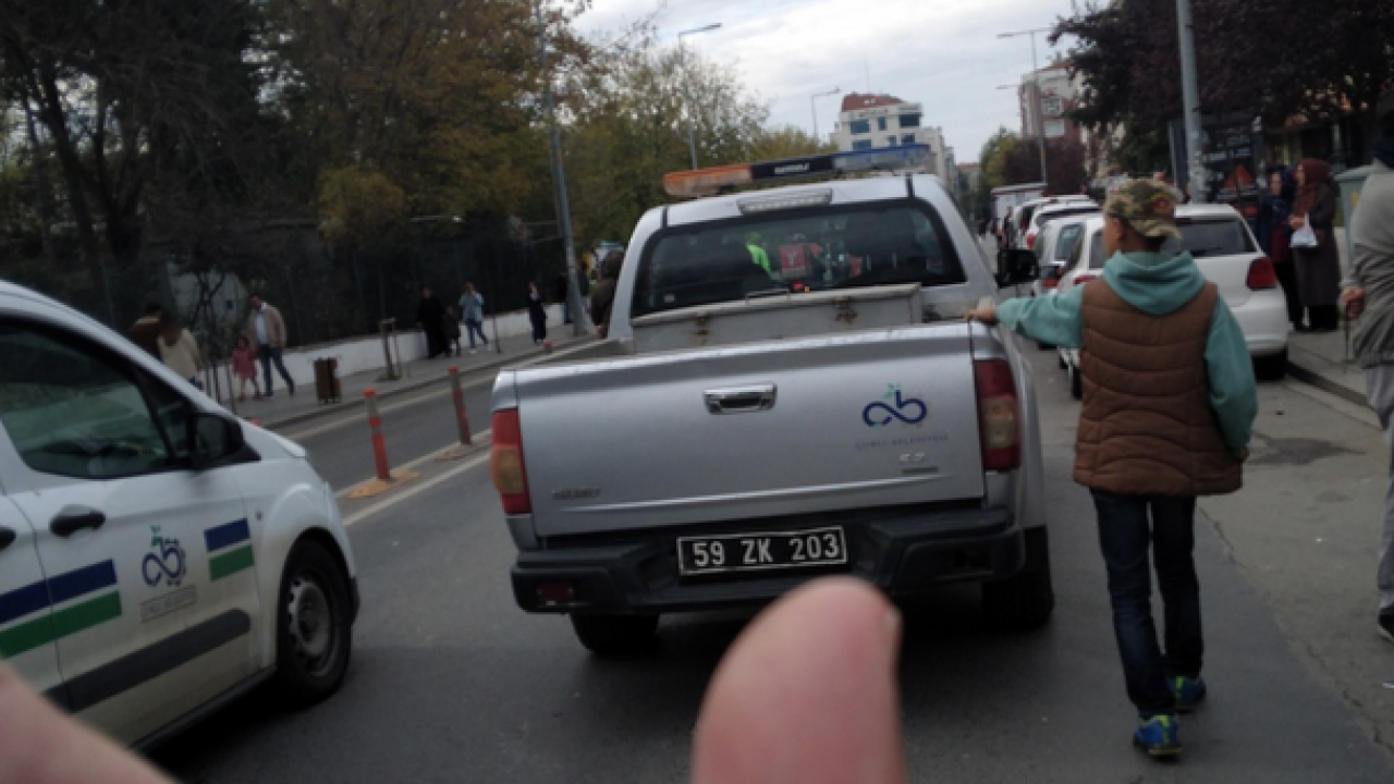 Gazze için düzenlenen etkinliği haber yapan gazeteciye CHP’li Çorlu Belediyesi personeli saldırdı