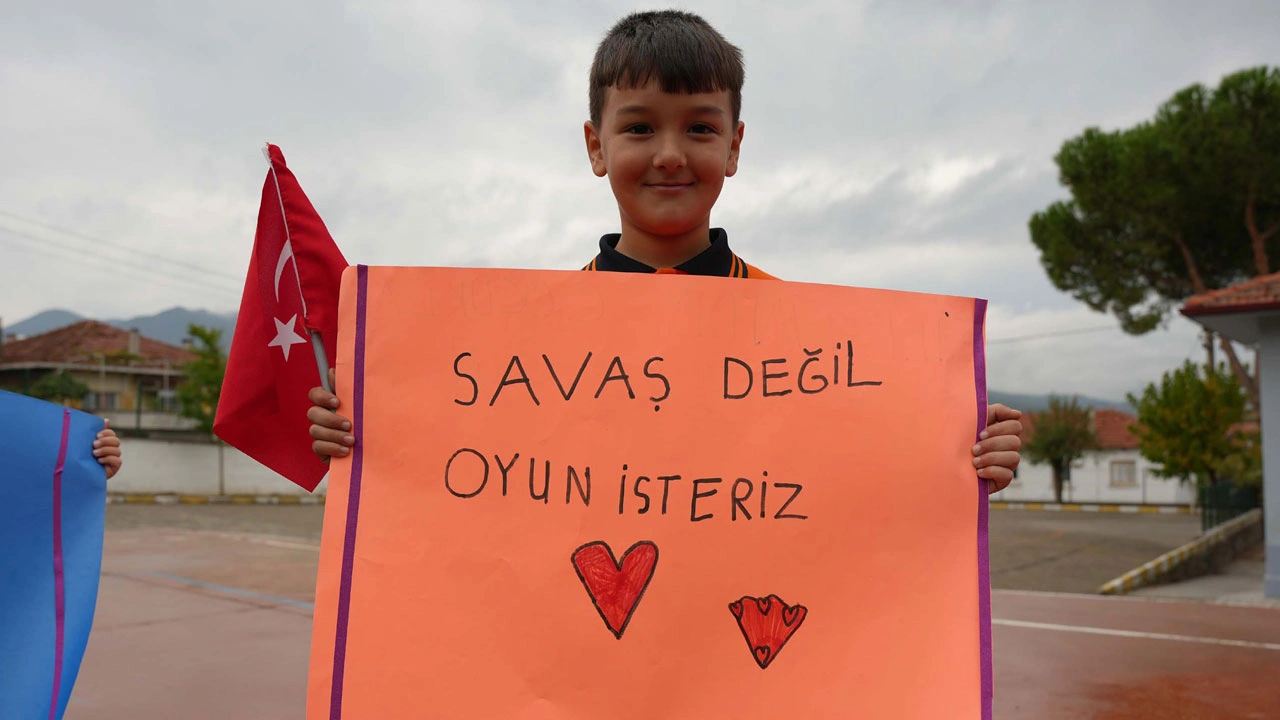 Foto - Gazze için tek yürek oldular! Minik öğrencilerden anlamlı koreografi