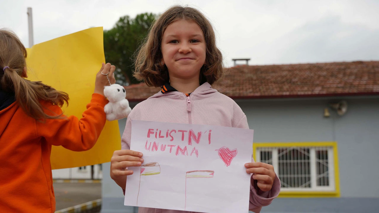 Foto - Gazze için tek yürek oldular! Minik öğrencilerden anlamlı koreografi