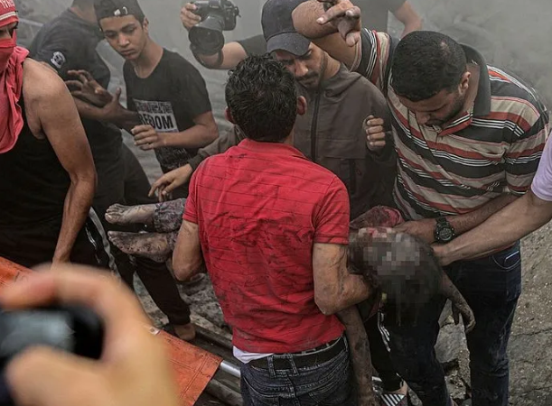 Foto - Gazze Müslümanların elinden kayıp gitti! Mal mal bakıyoruz İslam dünyası hiç bu kadar aciz kalmamıştı. Mezarlıklarda yer kalmadı