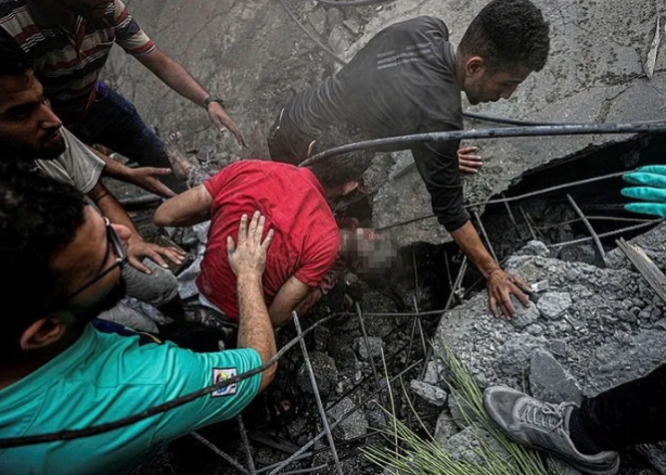 Foto - Gazze Müslümanların elinden kayıp gitti! Mal mal bakıyoruz İslam dünyası hiç bu kadar aciz kalmamıştı. Mezarlıklarda yer kalmadı