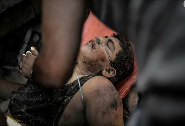 Foto - Gazze Müslümanların elinden kayıp gitti! Mal mal bakıyoruz İslam dünyası hiç bu kadar aciz kalmamıştı. Mezarlıklarda yer kalmadı