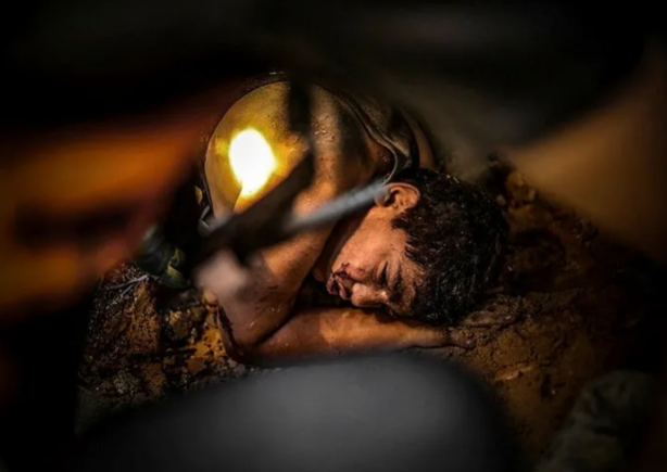 Foto - Gazze Müslümanların elinden kayıp gitti! Mal mal bakıyoruz İslam dünyası hiç bu kadar aciz kalmamıştı. Mezarlıklarda yer kalmadı