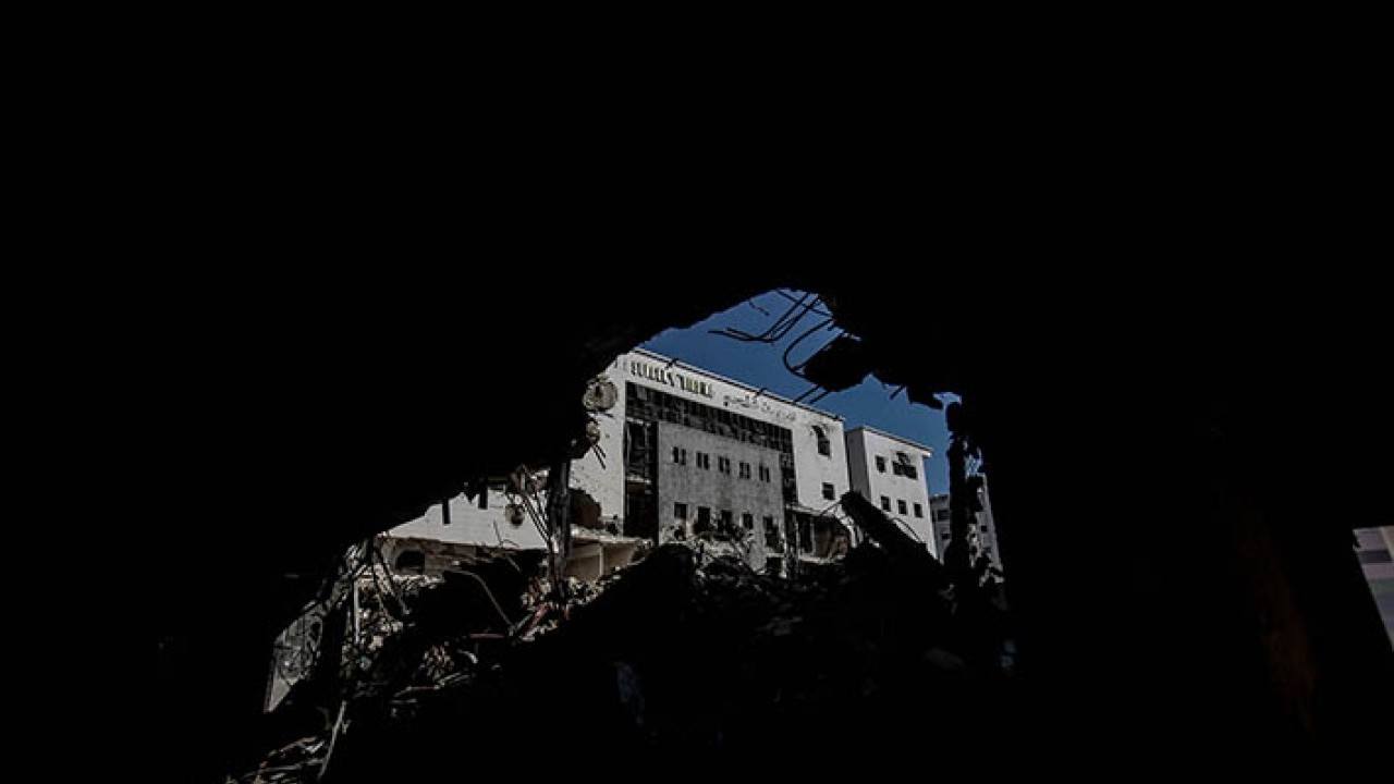 Gazze'de 168 doktor uzmanlık sertifikasını aldı. Yıkımın içinde doktor oldular