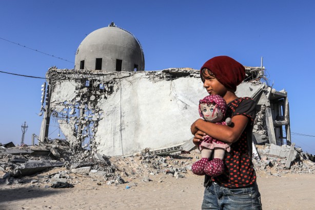Gazze'de camiler harabeye döndü