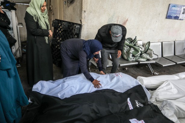 Foto - Terörist İsrail durmuyor! Gün gelecek… Gazze’de can kaybı 28 bin 176’ya yükseldi!