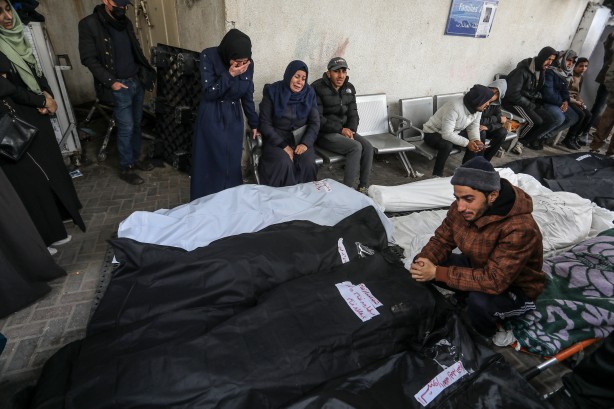 Foto - Terörist İsrail durmuyor! Gün gelecek… Gazze’de can kaybı 28 bin 176’ya yükseldi!