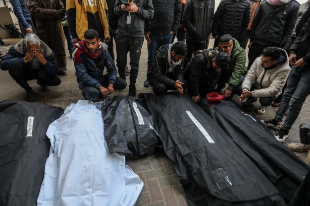 Foto - Terörist İsrail durmuyor! Gün gelecek… Gazze’de can kaybı 28 bin 176’ya yükseldi!