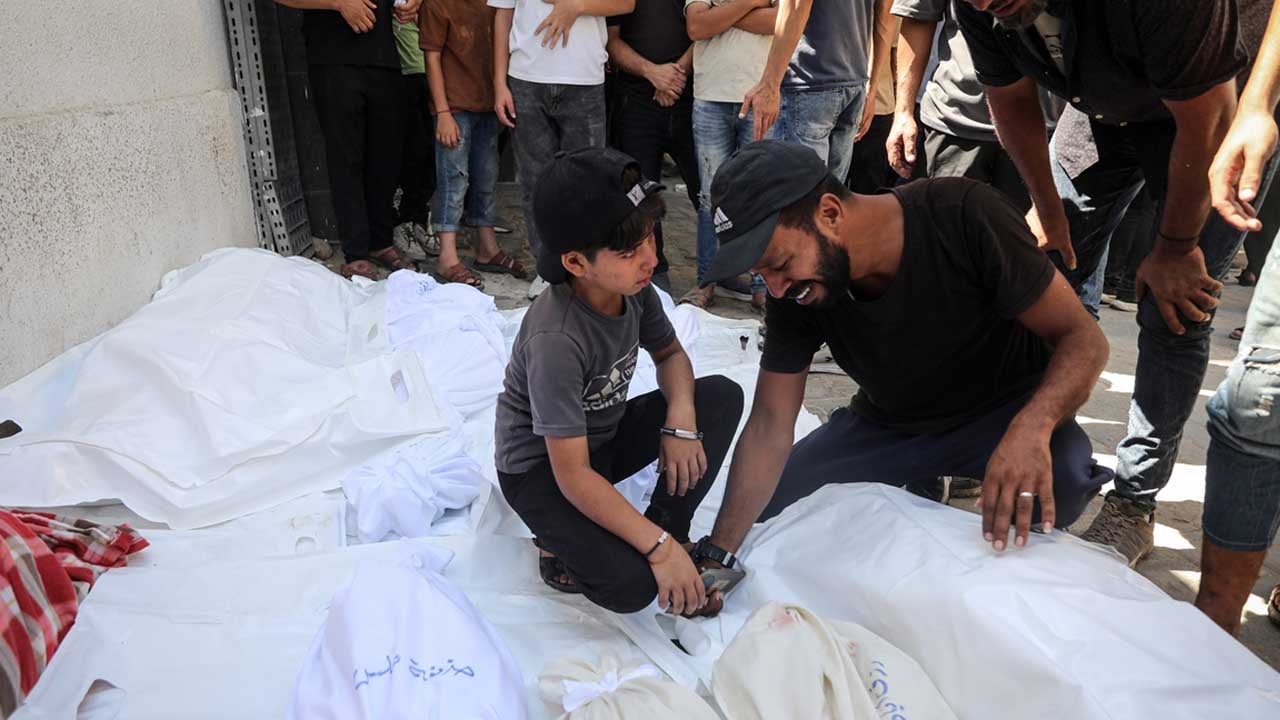 Gazze’de hasarlı bina çöktü: 5‘i çocuk 14 kişi hayatını yitirdi
