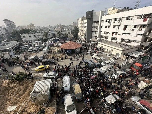 Foto - Gazze’de hastalar sokaklarda ölüme terk edildi! Katil İsrail Filistinlileri yarı çıplak göçe zorladı
