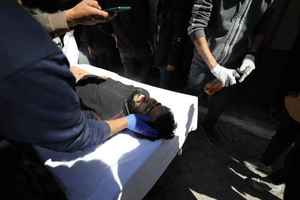 Foto - Gazze’de hastalar sokaklarda ölüme terk edildi! Katil İsrail Filistinlileri yarı çıplak göçe zorladı