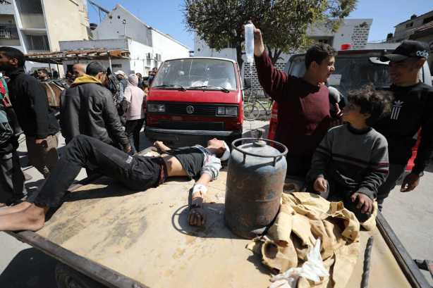 Foto - Gazze’de hastalar sokaklarda ölüme terk edildi! Katil İsrail Filistinlileri yarı çıplak göçe zorladı