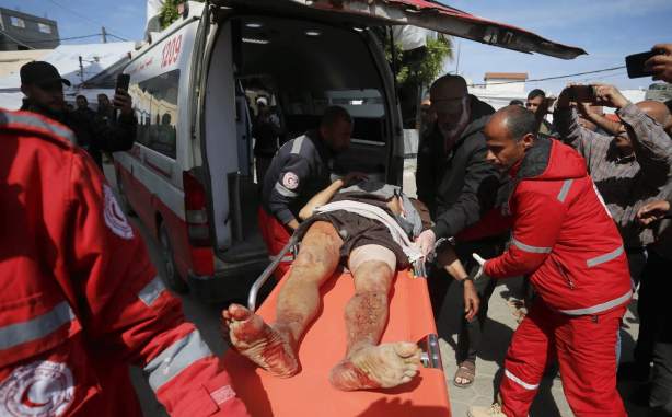 Foto - Gazze’de hastalar sokaklarda ölüme terk edildi! Katil İsrail Filistinlileri yarı çıplak göçe zorladı