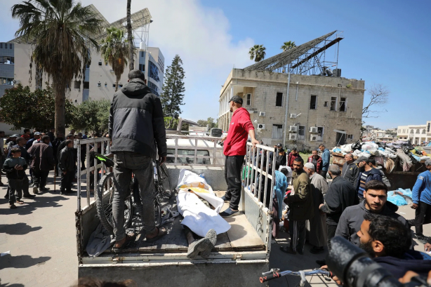 Foto - Gazze’de hastalar sokaklarda ölüme terk edildi! Katil İsrail Filistinlileri yarı çıplak göçe zorladı