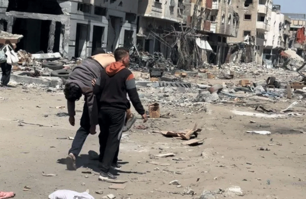 Foto - Gazze’de hastalar sokaklarda ölüme terk edildi! Katil İsrail Filistinlileri yarı çıplak göçe zorladı