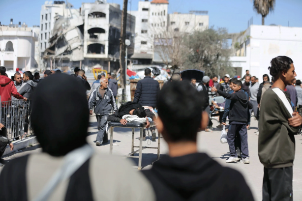 Foto - Gazze’de hastalar sokaklarda ölüme terk edildi! Katil İsrail Filistinlileri yarı çıplak göçe zorladı