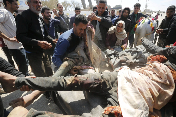 Foto - Gazze’de hastalar sokaklarda ölüme terk edildi! Katil İsrail Filistinlileri yarı çıplak göçe zorladı