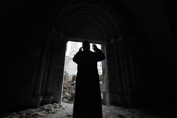 Foto - Gazze’de her gün insanlık ölüyor! Gazzeli İmam, yıkılan camiyi terk etmiyor