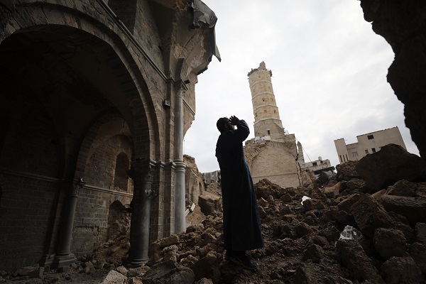 Foto - Gazze’de her gün insanlık ölüyor! Gazzeli İmam, yıkılan camiyi terk etmiyor