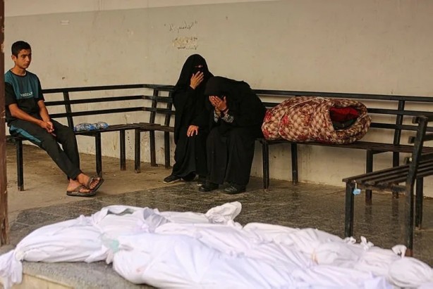 Foto - Gazze'de kanlı sabah! Katil İsrail öldürmeye devam ediyor: Her yer Filistinli çocukların cesetleriyle dolu