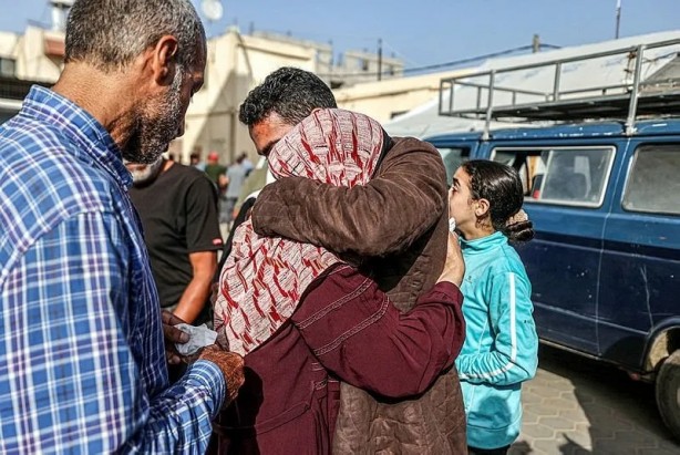 Foto - Gazze'de kanlı sabah! Katil İsrail öldürmeye devam ediyor: Her yer Filistinli çocukların cesetleriyle dolu