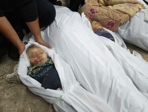 Foto - Gazze'de siyonist İsrail bebekleri doğarken katlediyor! Katiller ordusu ölülere bile huzur vermiyor