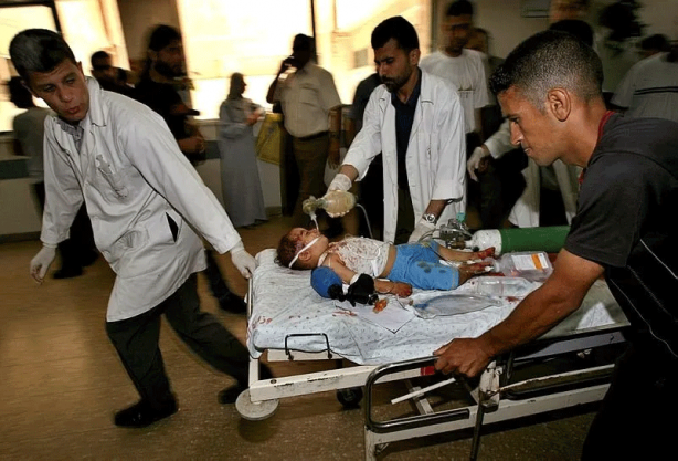 Foto - Gazze'de siyonist İsrail bebekleri doğarken katlediyor! Katiller ordusu ölülere bile huzur vermiyor