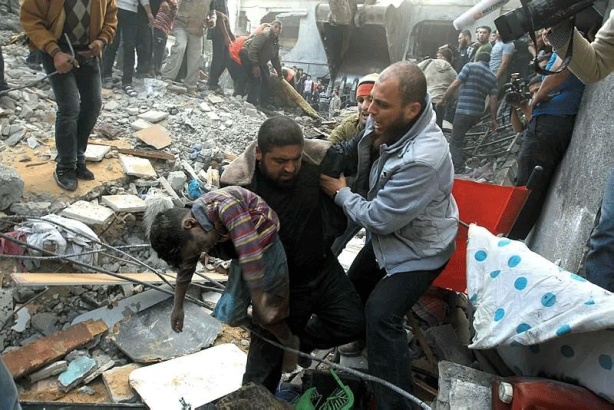 Foto - Gazze'de siyonist İsrail bebekleri doğarken katlediyor! Katiller ordusu ölülere bile huzur vermiyor