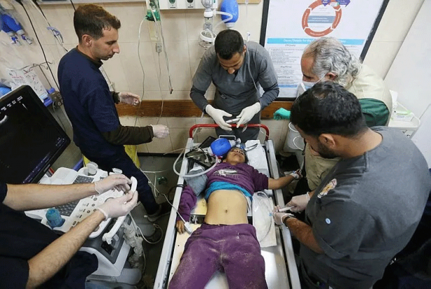 Foto - Gazze'de siyonist İsrail bebekleri doğarken katlediyor! Katiller ordusu ölülere bile huzur vermiyor