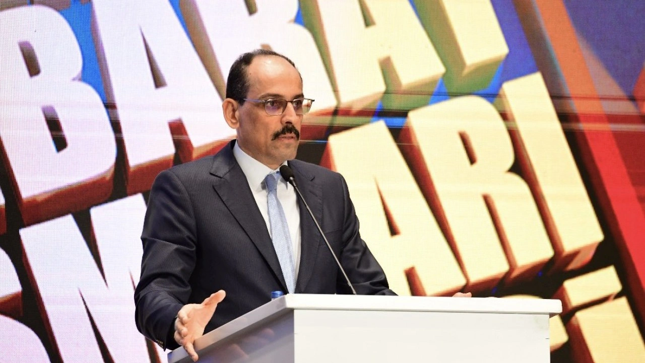 Foto - Gazze'deki ateşkes sonrası gözlerin çevrildiği MİT Başkanı İbrahim Kalın duvara bakın ne yazdı