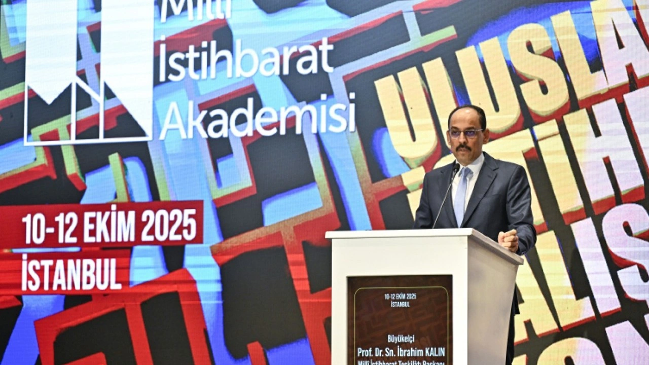 Foto - Gazze'deki ateşkes sonrası gözlerin çevrildiği MİT Başkanı İbrahim Kalın duvara bakın ne yazdı