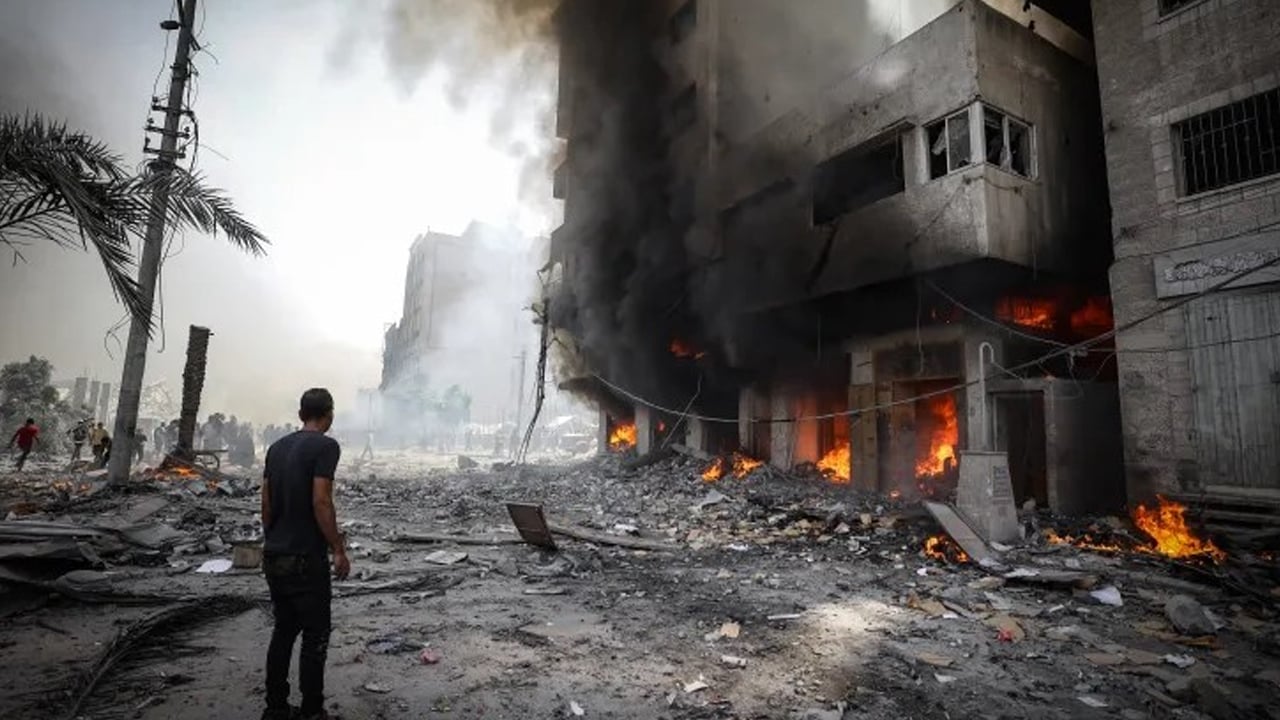 Gazze'deki hükümet Medya Ofisi: Vatandaşlar aç susuz! Alçak İsrail sınır tanımıyor böyle vicdansızlık olmaz! 