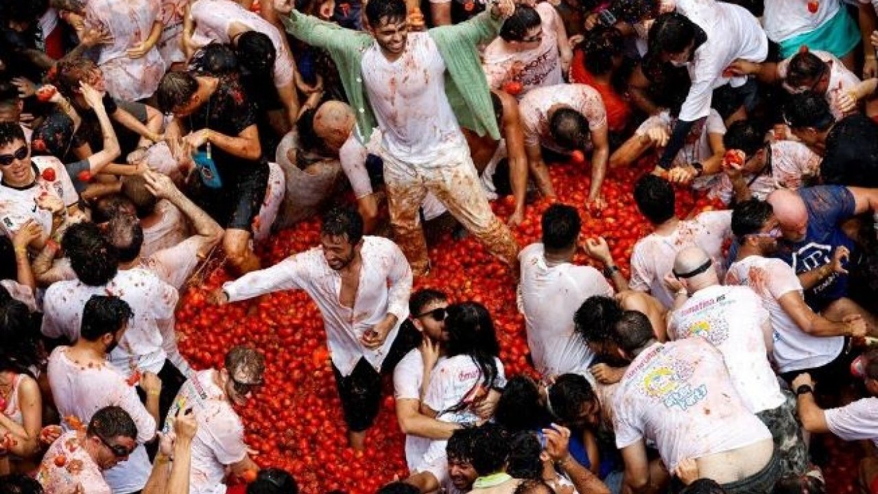 Foto - Gazzeli masumlar açlıktan şehid olurken… 120 ton domatesi çöp edip eğlendiler