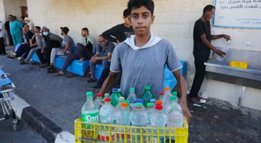 Gazzeliler cephe dışında da suya ulaşmakta zorluk yaşıyor! Kirli su karaborsada satılıyor