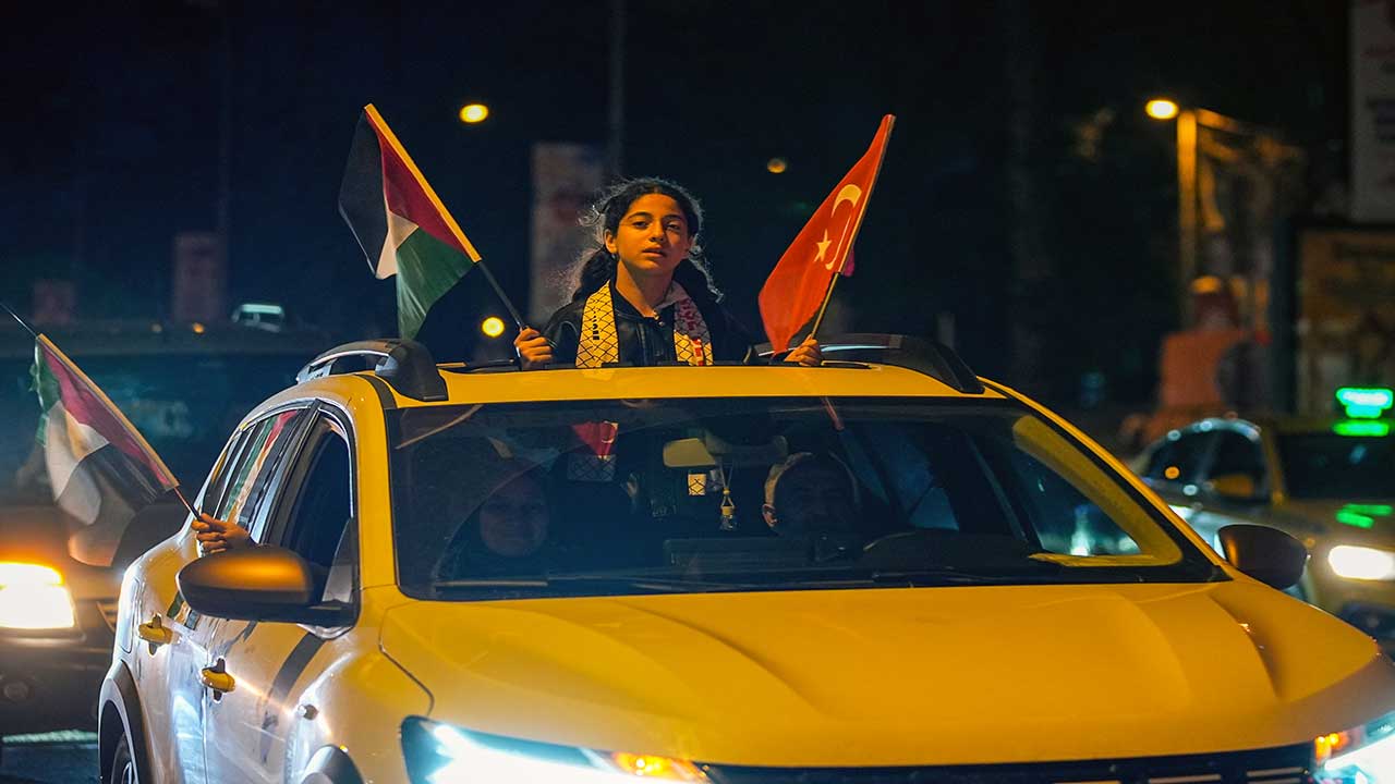 Gazze'ye destek için araçlar yollara döküldü