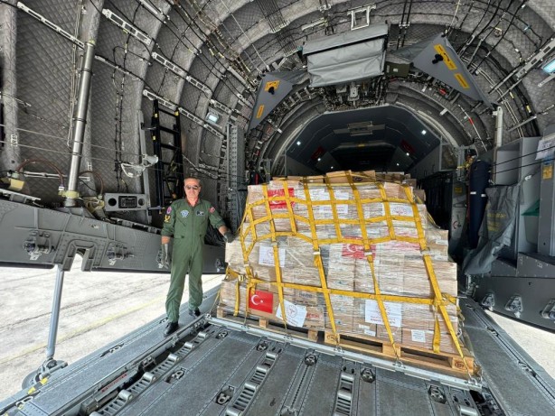 Foto - Gazze'ye sağlık malzemesi taşıyan TSK uçağı Ürdün'e ulaştı!