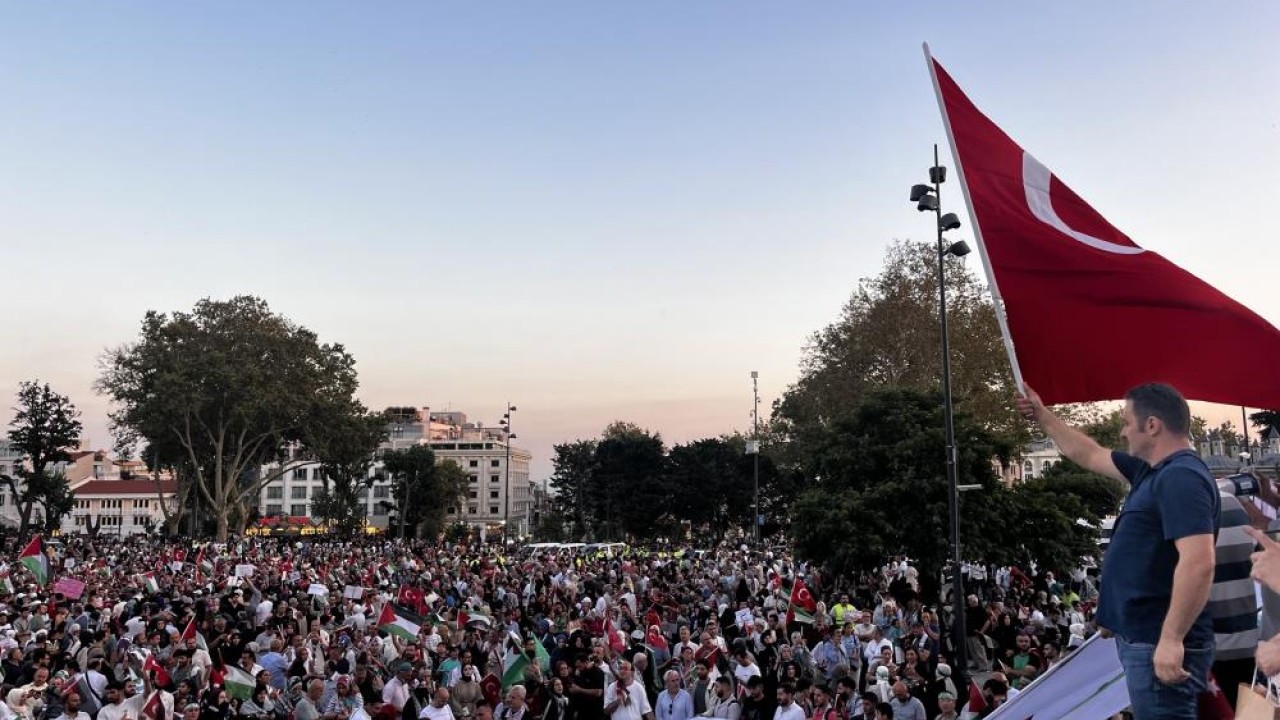 Foto - "Gazze'ye Umut Işığı Ol" Binlerce kişi Ayasofya Camii'ne akın etti
