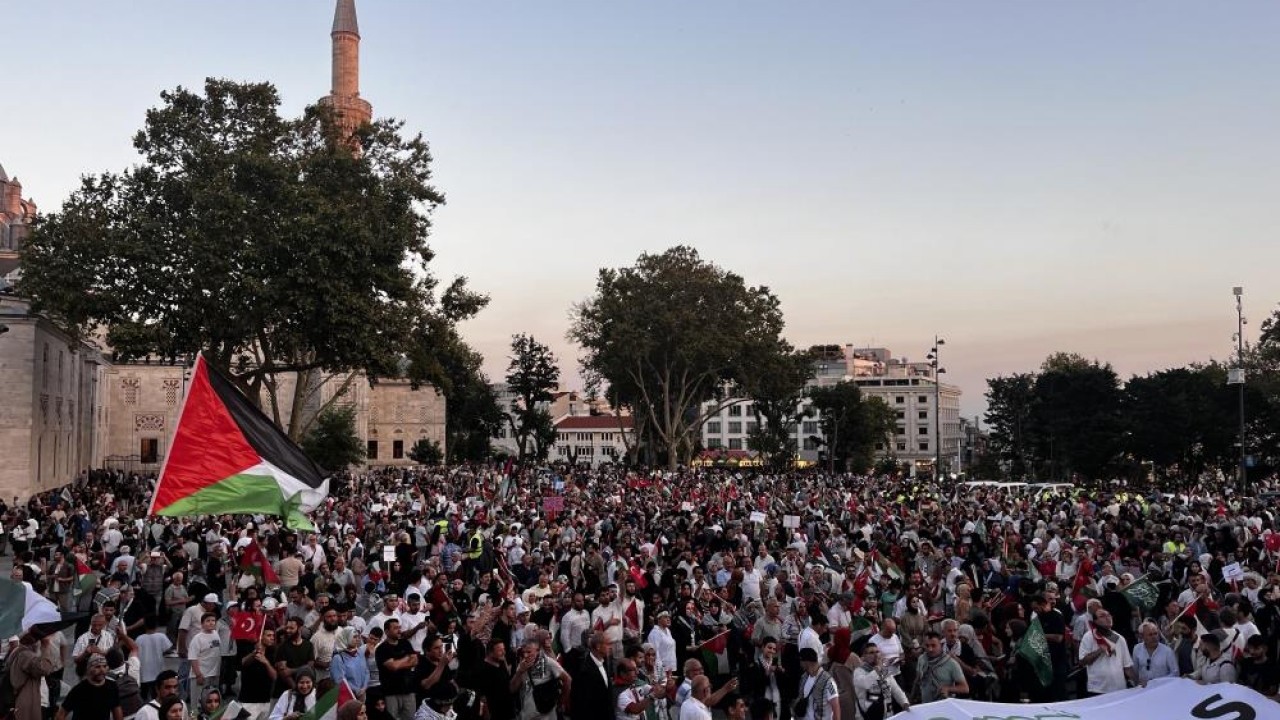 Foto - "Gazze'ye Umut Işığı Ol" Binlerce kişi Ayasofya Camii'ne akın etti