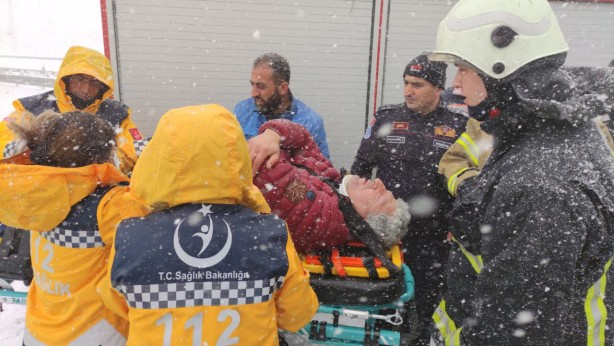 Foto - Gebze-Orhangazi-İzmir Otoyolu'nda ulaşım, trafik kazaları nedeniyle aksadı