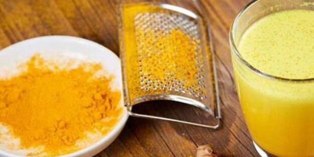 Foto - Gece uyumadan önce zerdeçallı süt içerseniz ne olur? Sonucu görün, bakın neler oluyor: Kimse bu etkilerini bilmiyor! 